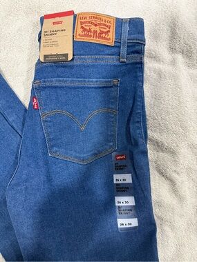 Levi skinny jeans- new with tags
